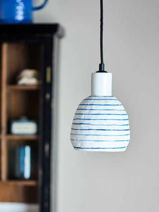 Hanglamp aardewerk wit Elga 14cm van Bloomingville, toegepast in een sfeervolle interieursetting