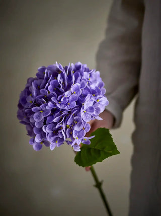 Hortensia kunsttak paars 73cm van Bloomingville, in een gestileerde detailopstelling