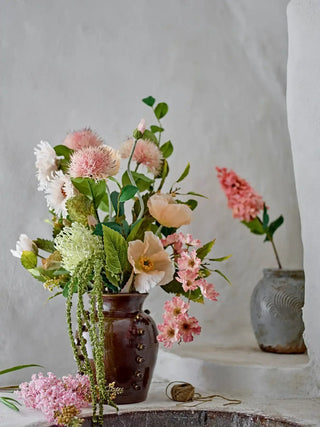 Hortensiatak roze 76cm van Bloomingville, in een gestileerde productopstelling