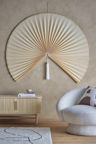 Jaime wand ornament naturel 150cm van Bloomingville, toegepast in een sfeervolle interieursetting
