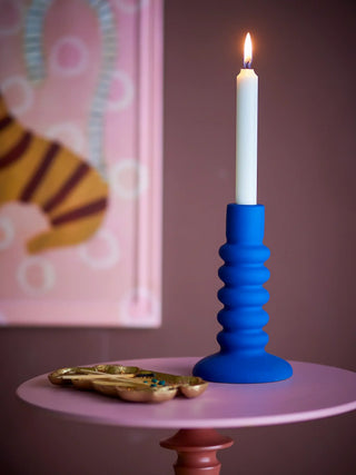 Kandelaar aardewerk blauw Thorne 18cm van Bloomingville, toegepast in een sfeervolle interieursetting
