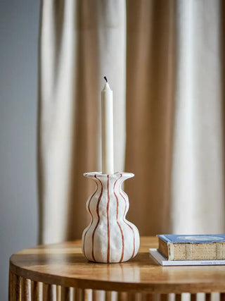Kandelaar aardewerk bruin Byron 16cm van Bloomingville, toegepast in een sfeervolle interieursetting