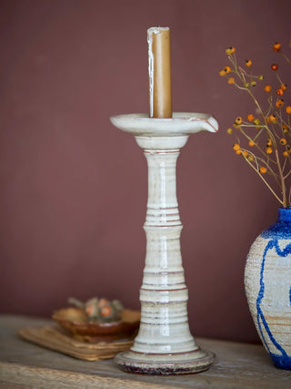 Kandelaar aardewerk grijs Rigby 25cm van Bloomingville, toegepast in een sfeervolle interieursetting