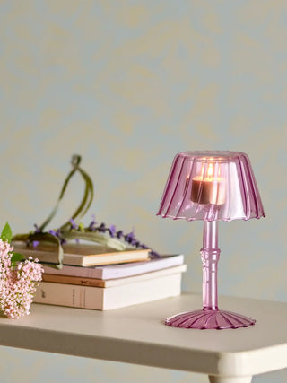 Kandelaar glas rose Cisco 18cm van Bloomingville, in een gestileerde detailopstelling