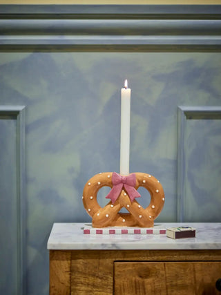 Kandelaar keramiek bruin Pretzie 19cm van Bloomingville, toegepast in een sfeervolle interieursetting