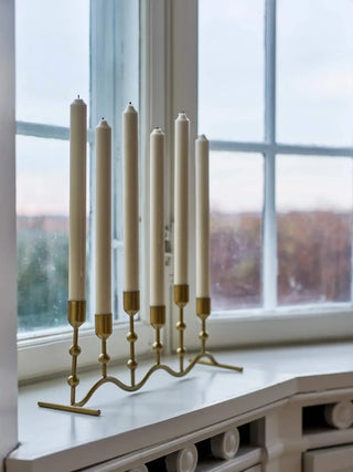 Kandelaar metaal brass Kiri 40cm van Bloomingville, in een gestileerde detailopstelling
