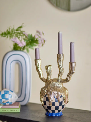 Kandelaar polyresin goud Medusa van Bloomingville, in een gestileerde productopstelling