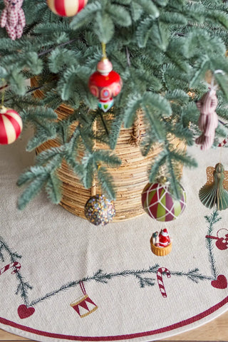 Kerstboom kleed katoen rood Yule 110cm van Bloomingville, toegepast in een sfeervolle interieursetting