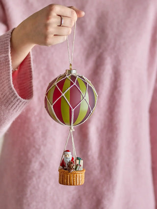 Kerstornament glas rood Hettie 23cm van Bloomingville, in een gestileerde productopstelling