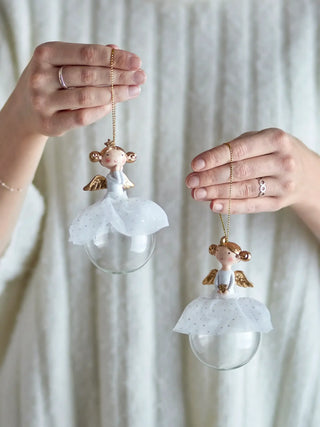 Kerstornament polyresin wit Griselda - set van 2 van Bloomingville, toegepast in een sfeervolle interieursetting