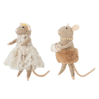 Kerstornament wol bruin peo 23cm- set van 2 van Bloomingville, schuin bekeken met vorm en afwerking zichtbaar