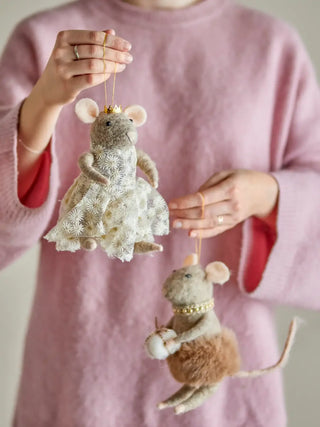 Kerstornament wol bruin peo 23cm- set van 2 van Bloomingville, toegepast in een sfeervolle interieursetting