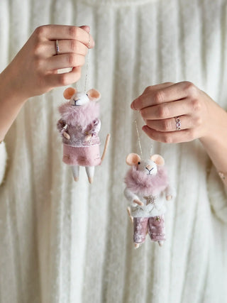 Kerstornament wol rose Peo - set van 2 van Bloomingville, toegepast in een sfeervolle interieursetting
