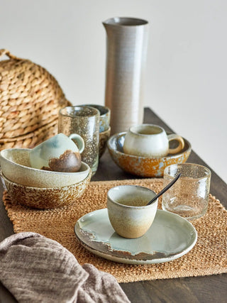Kopje aardewerk nature Paula - 195ml van Bloomingville, in een gestileerde detailopstelling
