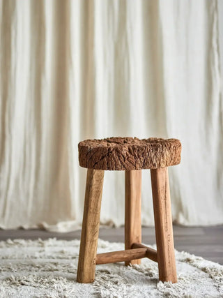 Kruk gerecycled hout naturel Delray 33cm van Bloomingville, toegepast in een sfeervolle interieursetting
