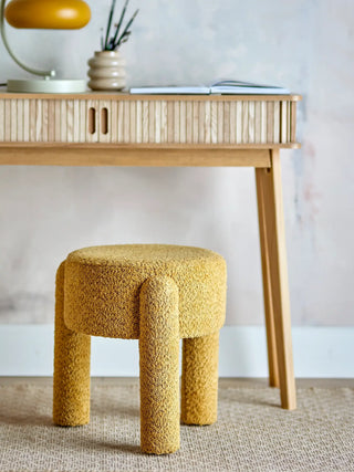 Kruk polyester geel Bruno 42cm van Bloomingville, toegepast in een sfeervolle interieursetting