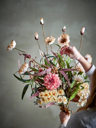Kunstboeket naturel Hazy van Bloomingville, in een gestileerde detailopstelling