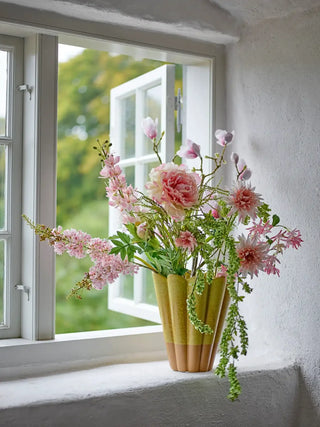 Kunstboeket roze Breeze van Bloomingville, in een gestileerde productopstelling