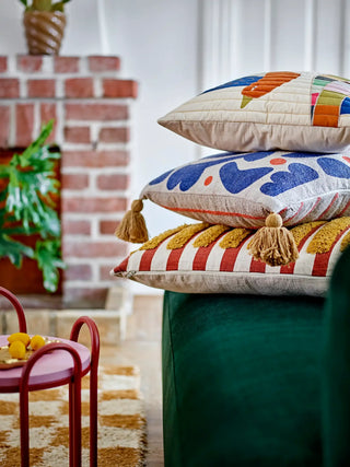 Kussen gerecycled katoen blauw Eviaya 45x45cm van Bloomingville, met vorm en productdetails duidelijk zichtbaar