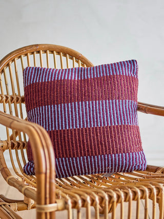 Kussen gerecycled katoen multi Isnel 45cm van Bloomingville, toegepast in een sfeervolle interieursetting