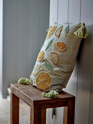 Kussen katoen geel Lemon 35x50cm van Bloomingville, in een gestileerde detailopstelling
