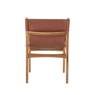Lounge chair leer bruin Ollie van Bloomingville, met stof en structuur van dichtbij zichtbaar