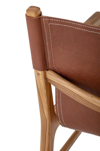 Lounge chair leer bruin Ollie van Bloomingville, in een gestileerde detailopstelling, als aanvullende beeldvariant