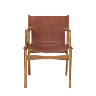 Lounge chair leer bruin Ollie van Bloomingville, van opzij met vorm en constructie zichtbaar