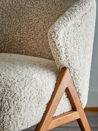 Loungestoel rubberwood beige camino van Bloomingville, van opzij met verhoudingen en constructie zichtbaar