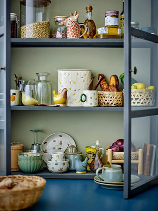 Mand rattan nature Kell - set van 2 van Bloomingville, toegepast in een sfeervolle interieursetting