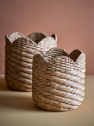 Mandenset waterhyacint naturel Liam van Bloomingville, toegepast in een sfeervolle interieursetting
