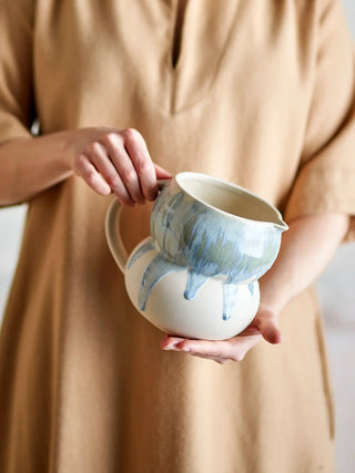 Melkkannetje aardewerk blauw Luna van Bloomingville, toegepast in een sfeervolle interieursetting