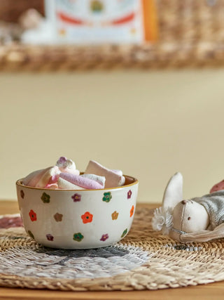 Addy schaal aardewerk beige 12cm van Bloomingville Mini, toegepast in een sfeervolle interieursetting
