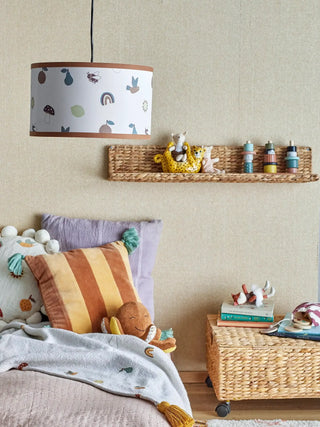 Agnes lampenkap bamboe bruin 34cm van Bloomingville Mini, toegepast in een sfeervolle interieursetting