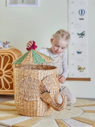 Bobo opbergmand waterhyacint naturel 50cm van Bloomingville Mini, in een gestileerde detailopstelling