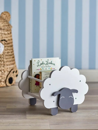 Boekenstandaard hout wit Dolly van Bloomingville Mini, toegepast in een sfeervolle interieursetting