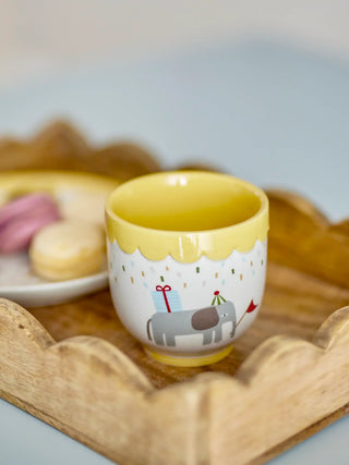 Celebrate beker aardewerk geel - 150ml van Bloomingville Mini, aan de achterzijde met afwerking zichtbaar