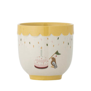 Celebrate beker aardewerk geel - 150ml van Bloomingville Mini, schuin bekeken met vorm en afwerking zichtbaar
