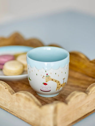 Celebrate mok aardewerk blauw - 150ml van Bloomingville Mini, in een gestileerde detailopstelling
