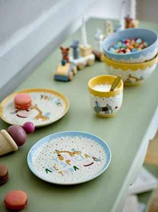 Celebrate schaal aardewerk geel 13cm van Bloomingville Mini, in een gestileerde detailopstelling