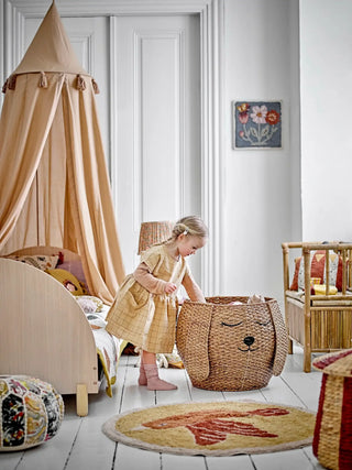 Charli bed bruin van Bloomingville Mini, in een gestileerde productopstelling