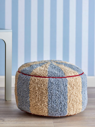 Charoline poef katoen blauw 44cm van Bloomingville Mini, toegepast in een sfeervolle interieursetting