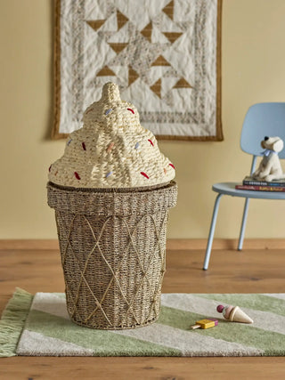 Cillie opbergmand waterhyacint naturel40cm van Bloomingville Mini, toegepast in een sfeervolle interieursetting