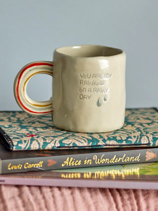 Cloudy mok aardewerk beige - 185ml van Bloomingville Mini, toegepast in een sfeervolle interieursetting