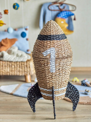 Cosmina mand zeegras naturel 68cm van Bloomingville Mini, in een gestileerde detailopstelling