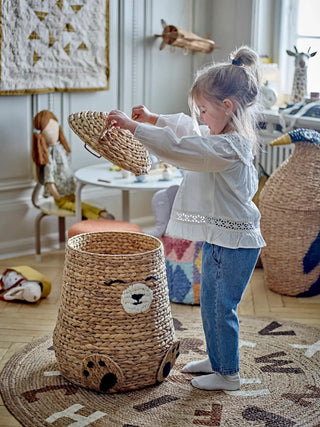 Dinne vloerkleed jute bruin 130cm van Bloomingville Mini, in een gestileerde detailopstelling