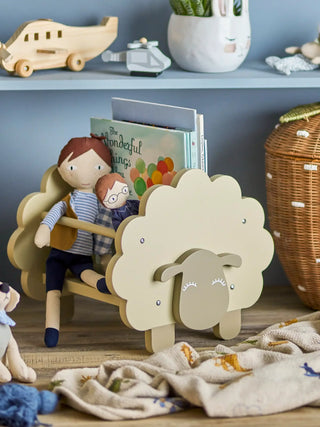 Dolly boekenrek groen 35cm van Bloomingville Mini, in een gestileerde detailopstelling