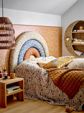 Filipa plaid gerecycled katoen 130x160cm van Bloomingville Mini, in een gestileerde detailopstelling