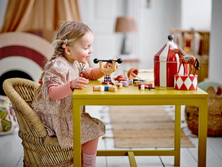 Flor circuspaard decoratie 19cm van Bloomingville Mini, geplaatst in een ruimtelijke woonomgeving