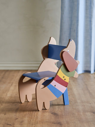 Kinderstoel Charlie 33×57×44 cm van Bloomingville Mini, toegepast in een sfeervolle interieursetting